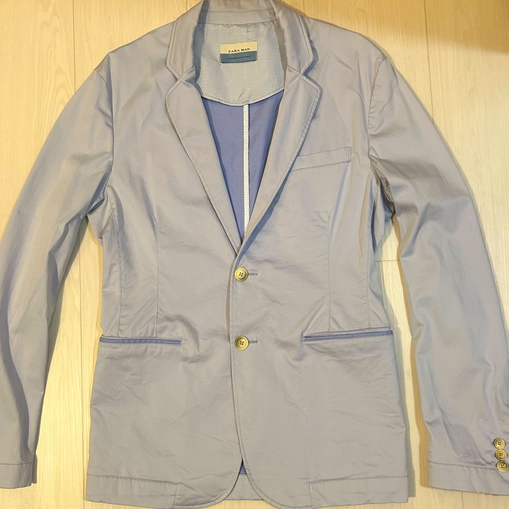 Zara Men’s lightweight blazer